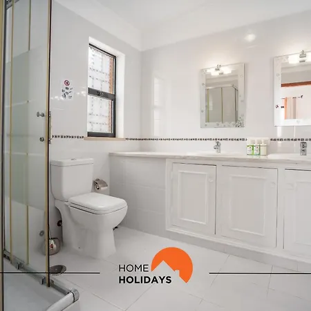 #207 Haja Saude By Holidays Villa *